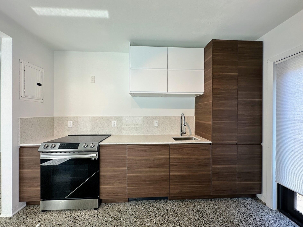 1117 Ne 17th - Photo 24