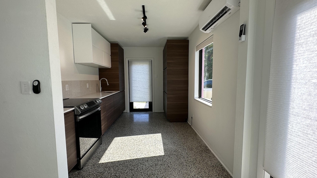 1117 Ne 17th - Photo 22
