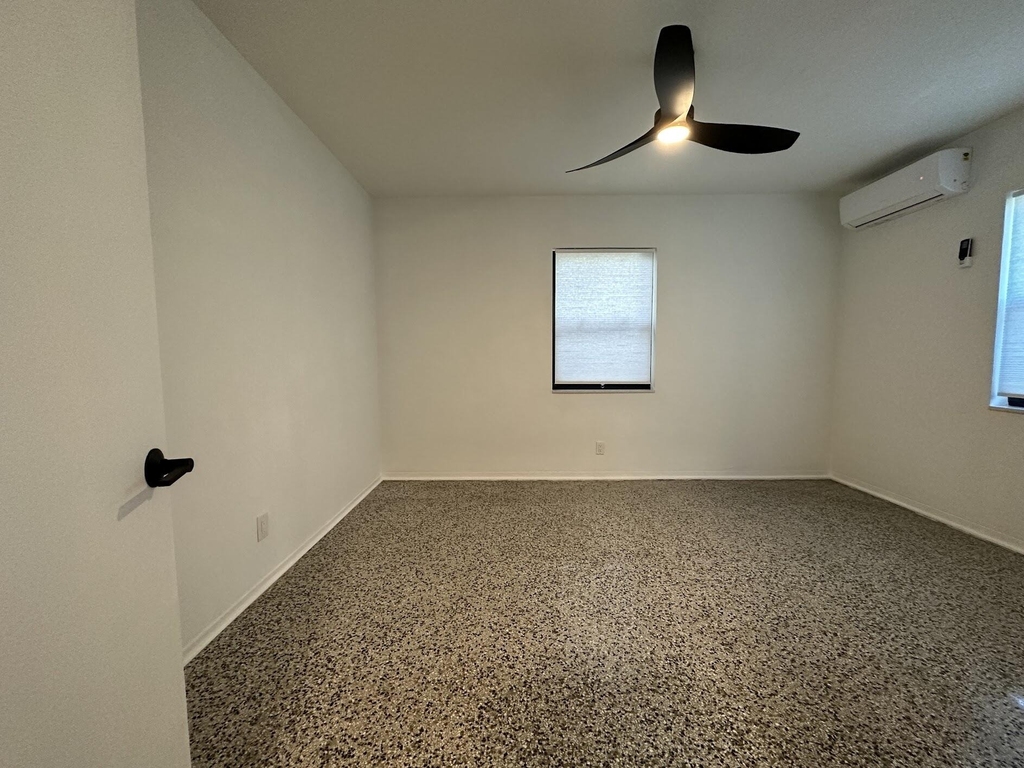 1117 Ne 17th - Photo 8