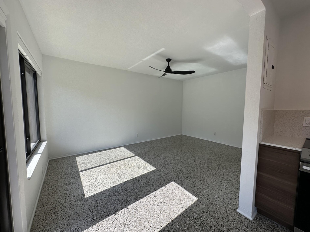 1117 Ne 17th - Photo 18