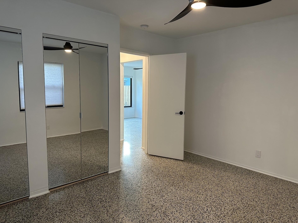1117 Ne 17th - Photo 5