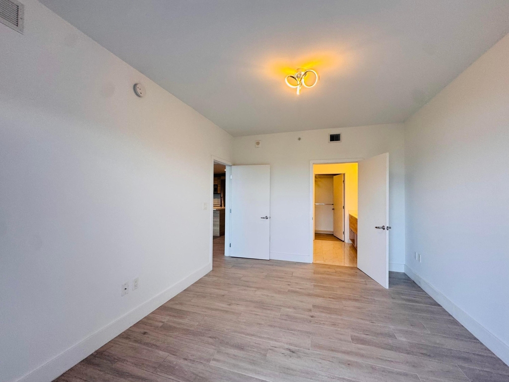 16385 Biscayne Boulevard - Photo 28