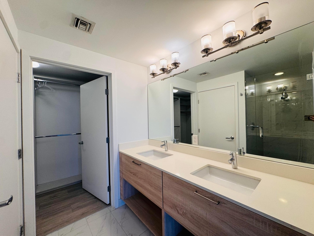 16385 Biscayne Boulevard - Photo 27
