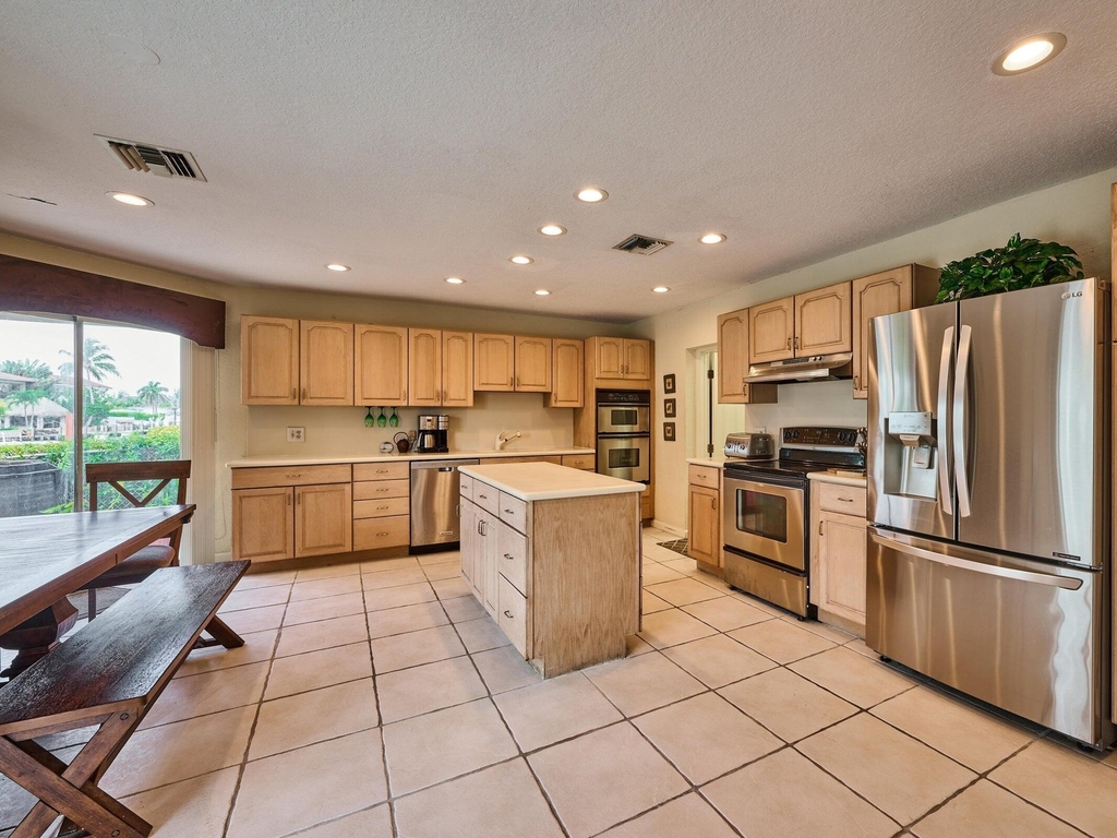 2810 Ne 48th Court - Photo 13