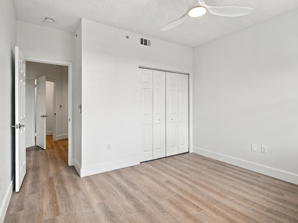 2020 Greenview Shores Boulevard - Photo 22