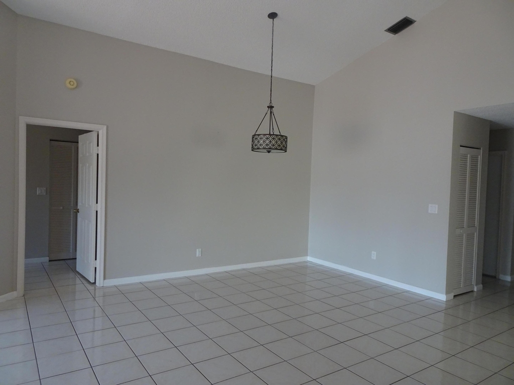 173 Executive Circle - Photo 8