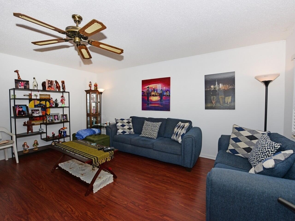 141 Newport I - Photo 5