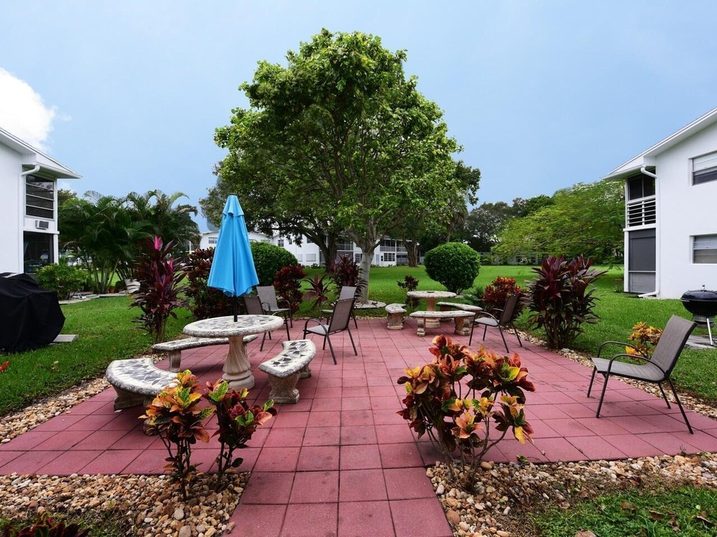 141 Newport I - Photo 3