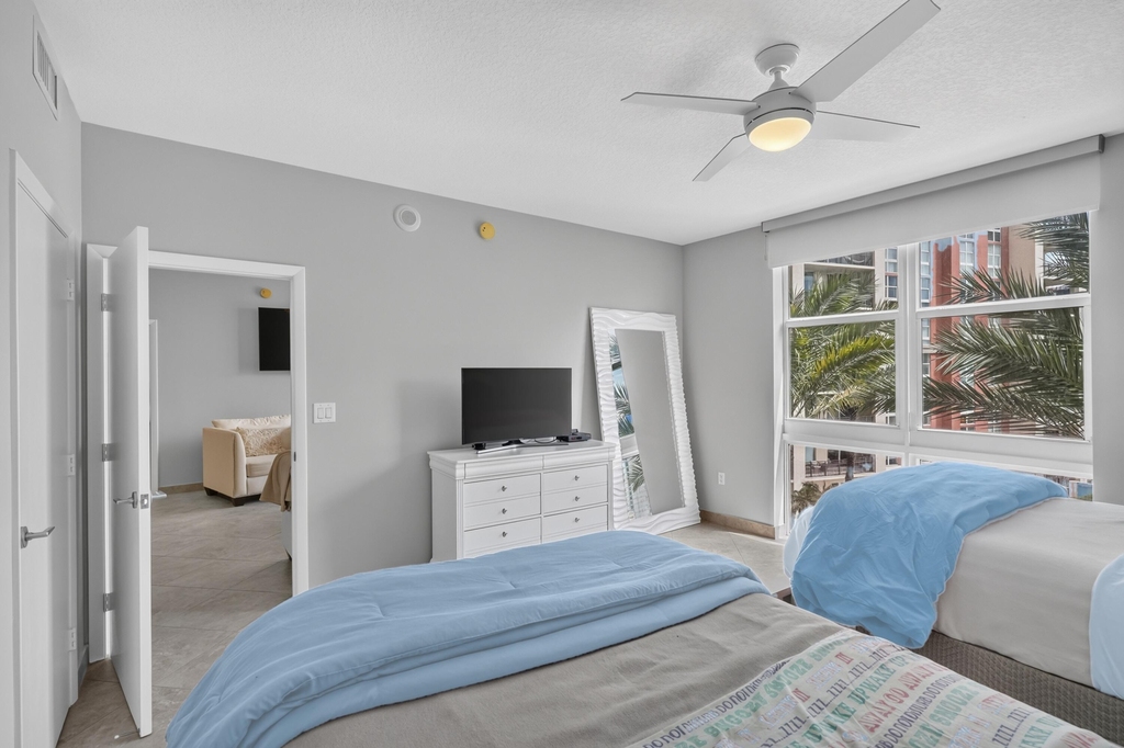 550 Okeechobee Boulevard - Photo 15
