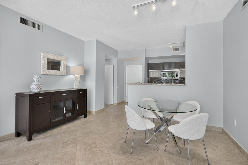 550 Okeechobee Boulevard - Photo 21