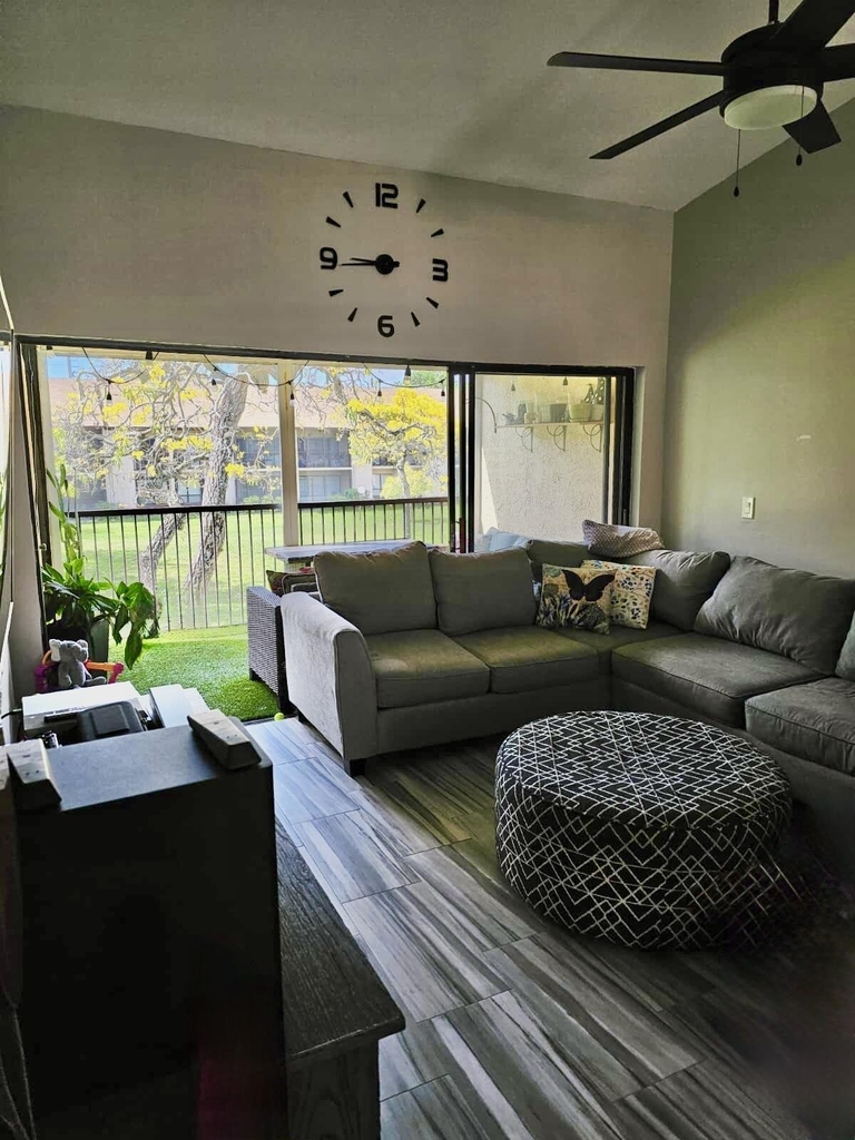 2339 Sw 15th Street - Photo 3