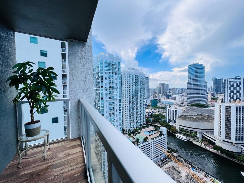 500 Brickell Avenue - Photo 10