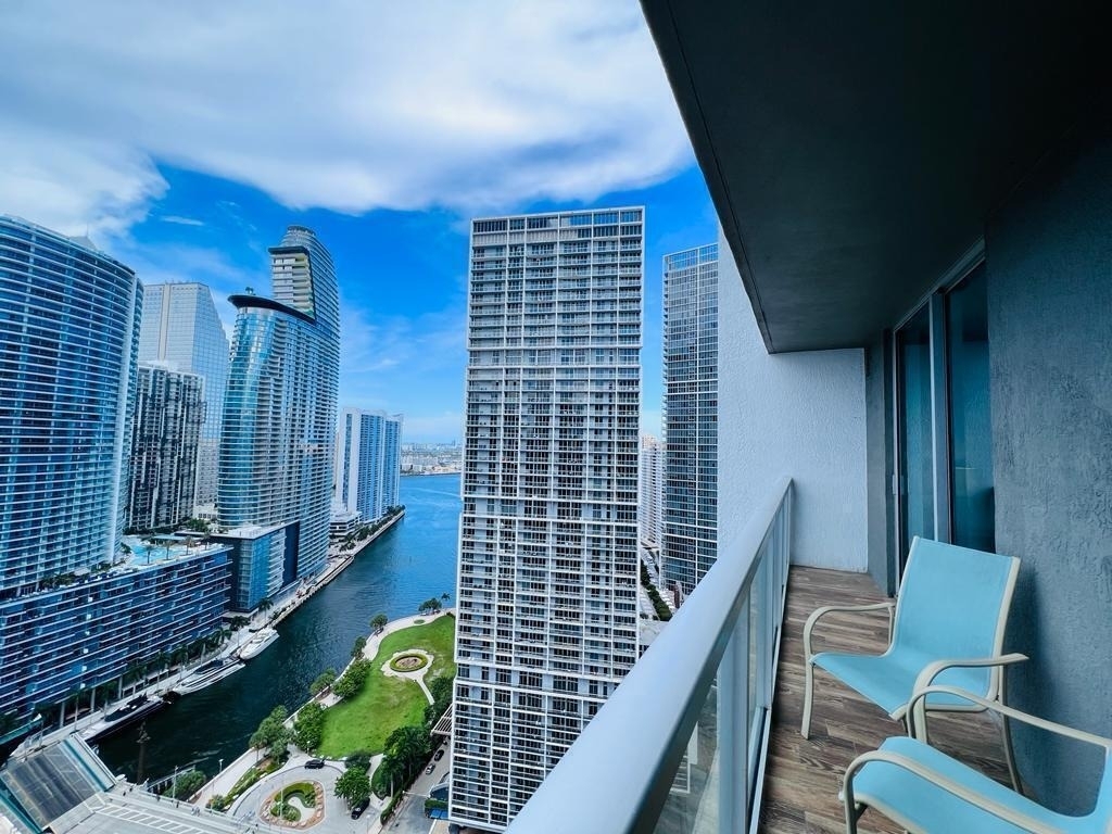 500 Brickell Avenue - Photo 24