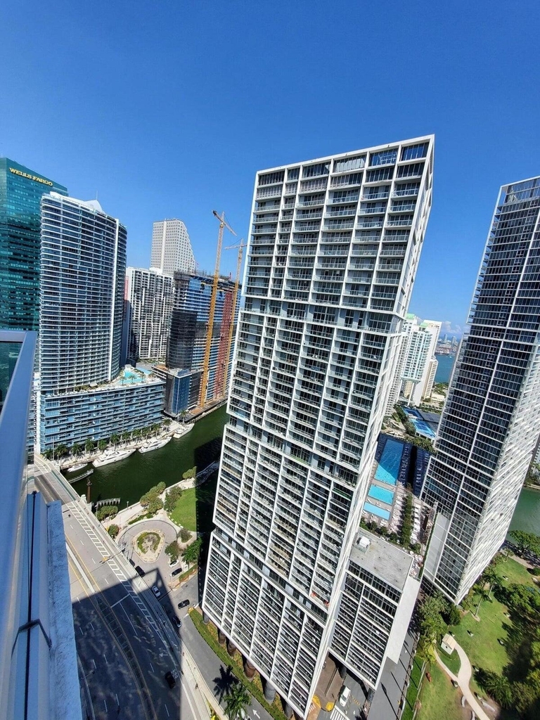 500 Brickell Avenue - Photo 32