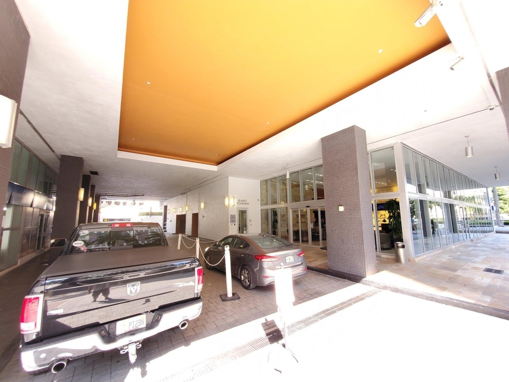 500 Brickell Avenue - Photo 44