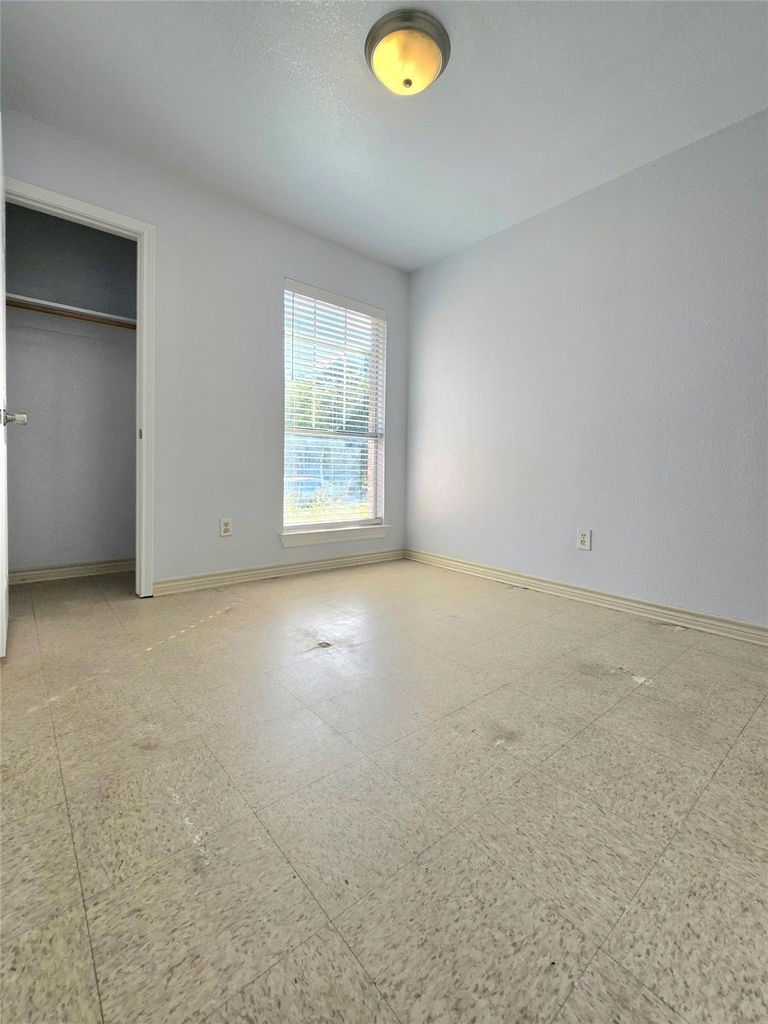 5017 Chapman Street - Photo 9