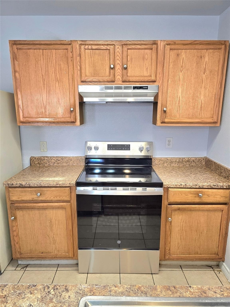 5017 Chapman Street - Photo 1