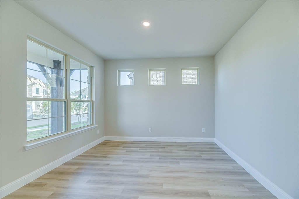 2121 Sumard Drive - Photo 13