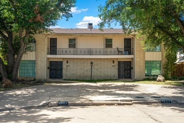 3621 Stables Lane - Photo 1