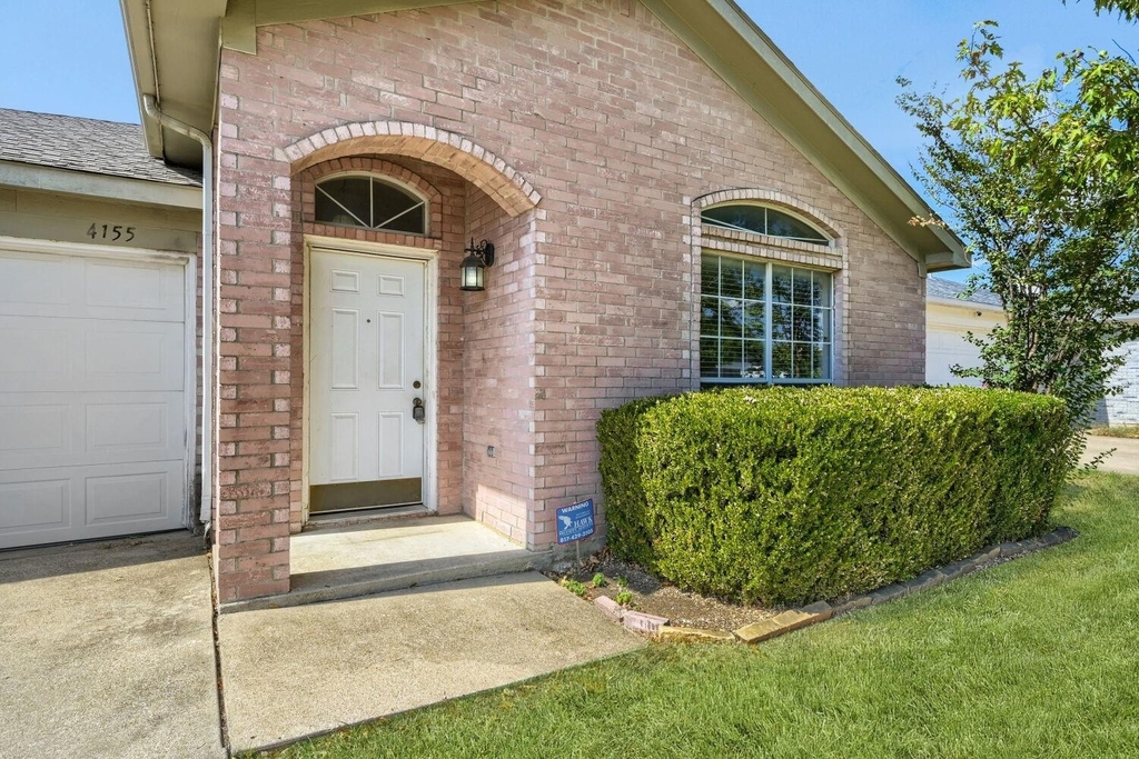 4155 N Coral Springs Drive - Photo 0
