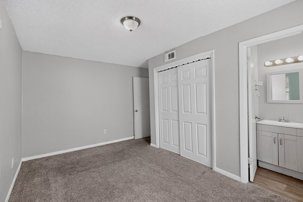 2402 Loyce Drive - Photo 20