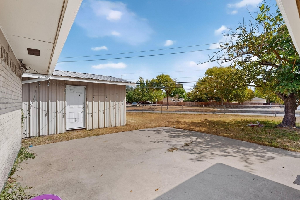 2402 Loyce Drive - Photo 32