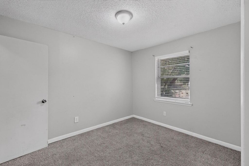 2402 Loyce Drive - Photo 24