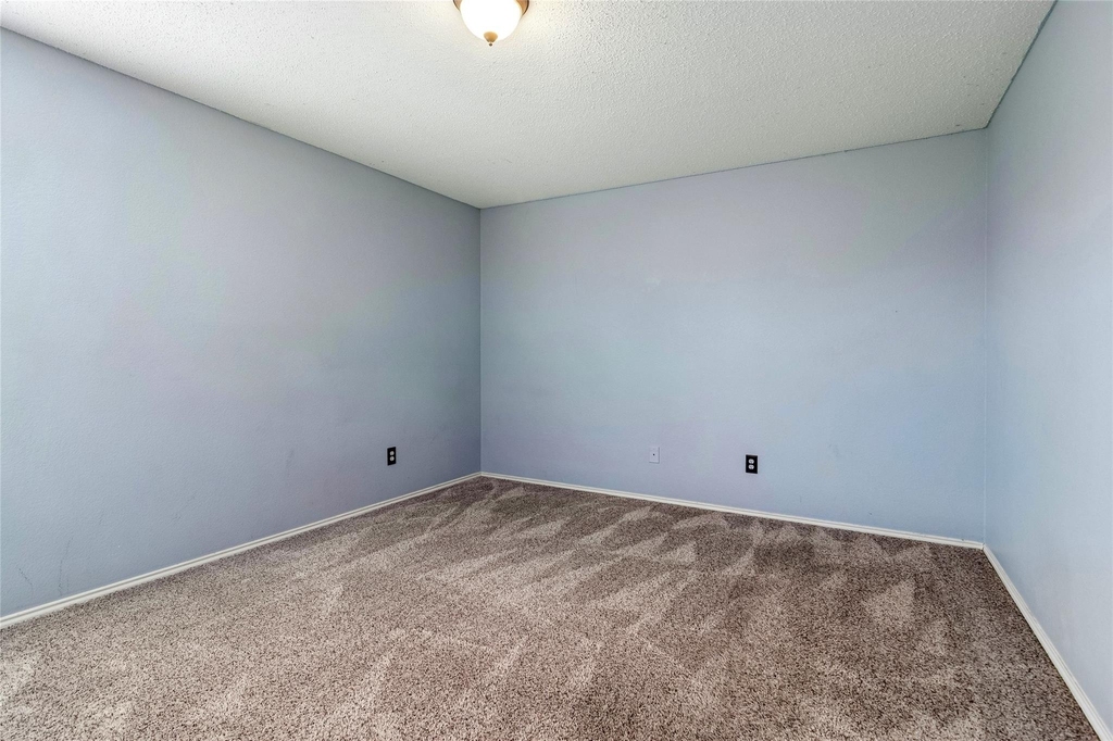 10609 Augusta Lane - Photo 18