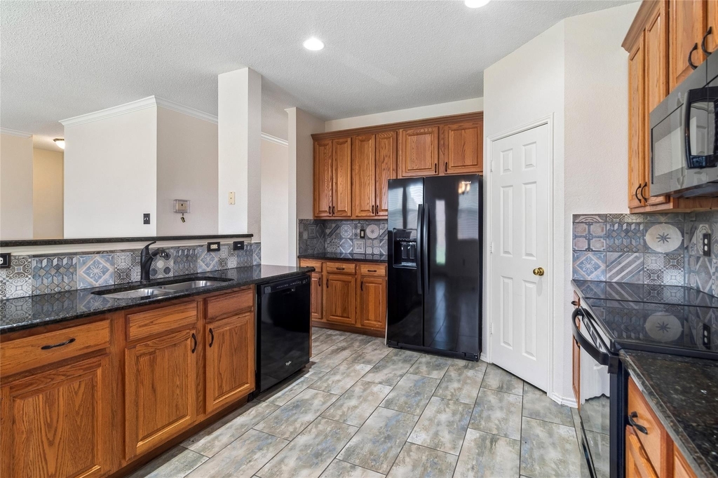 10609 Augusta Lane - Photo 8