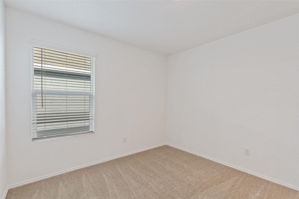 402 Moray Drive - Photo 15
