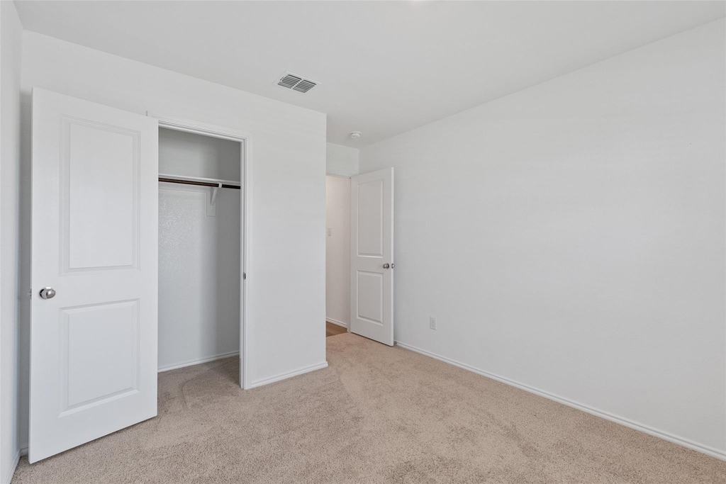 402 Moray Drive - Photo 14
