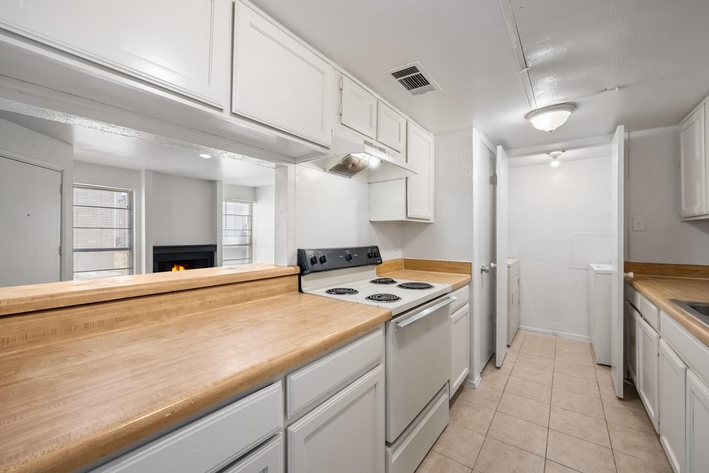919 S Weatherred Drive - Photo 7