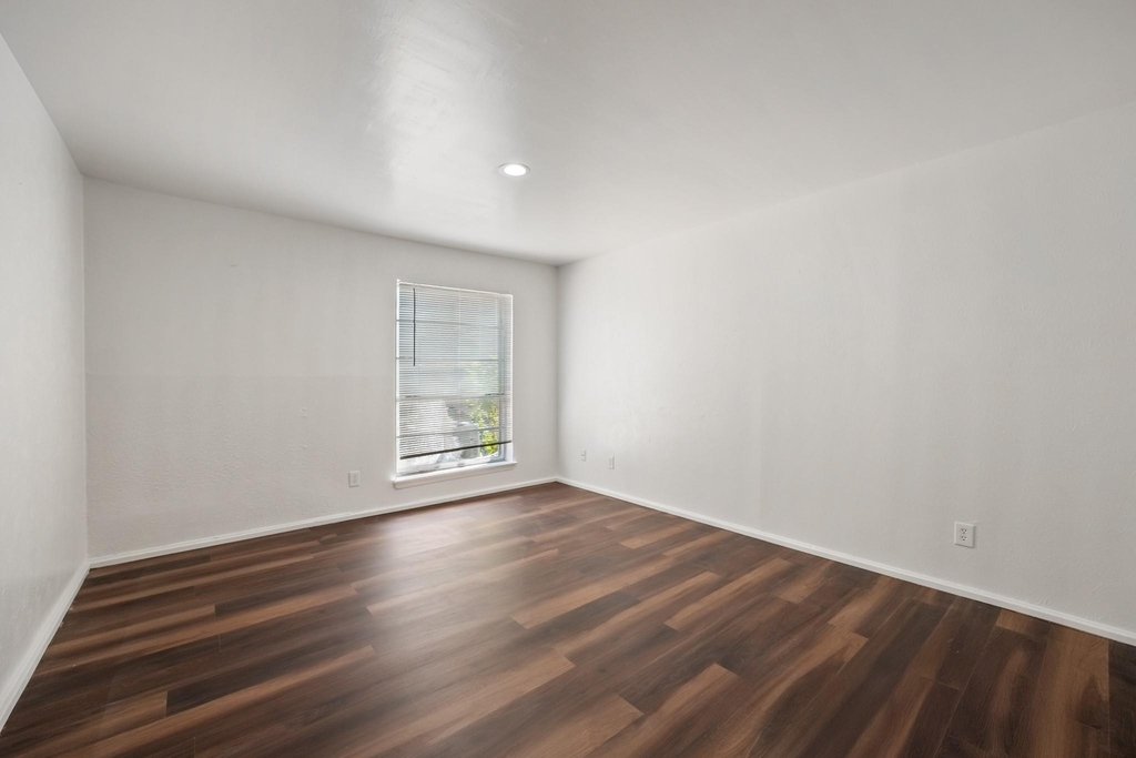 919 S Weatherred Drive - Photo 14