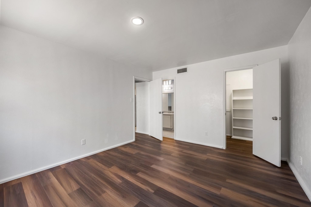 919 S Weatherred Drive - Photo 13