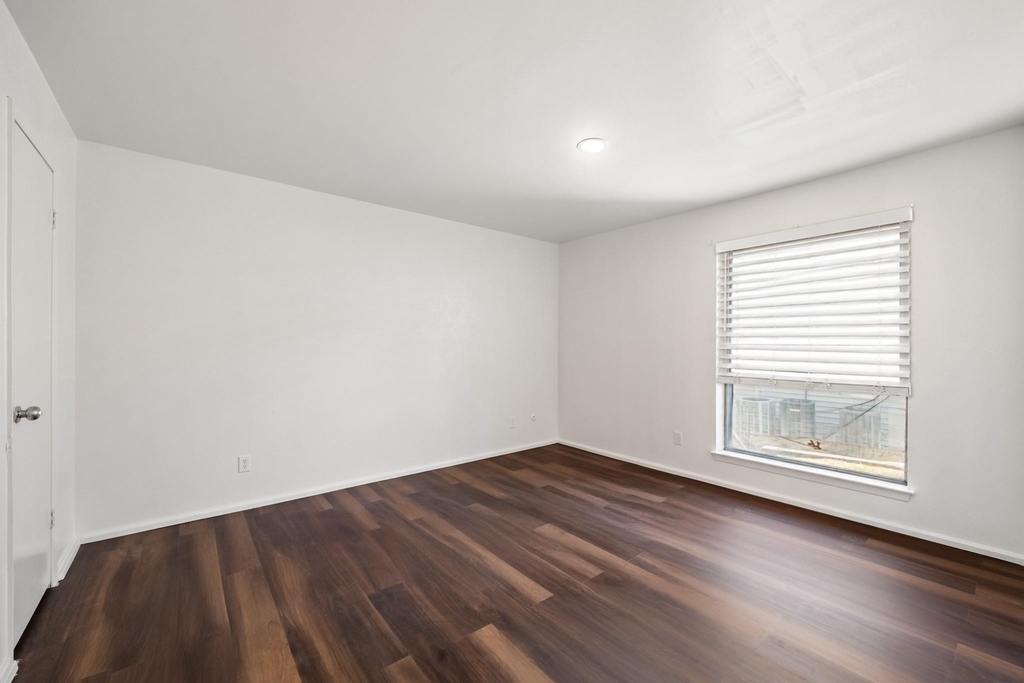 919 S Weatherred Drive - Photo 12