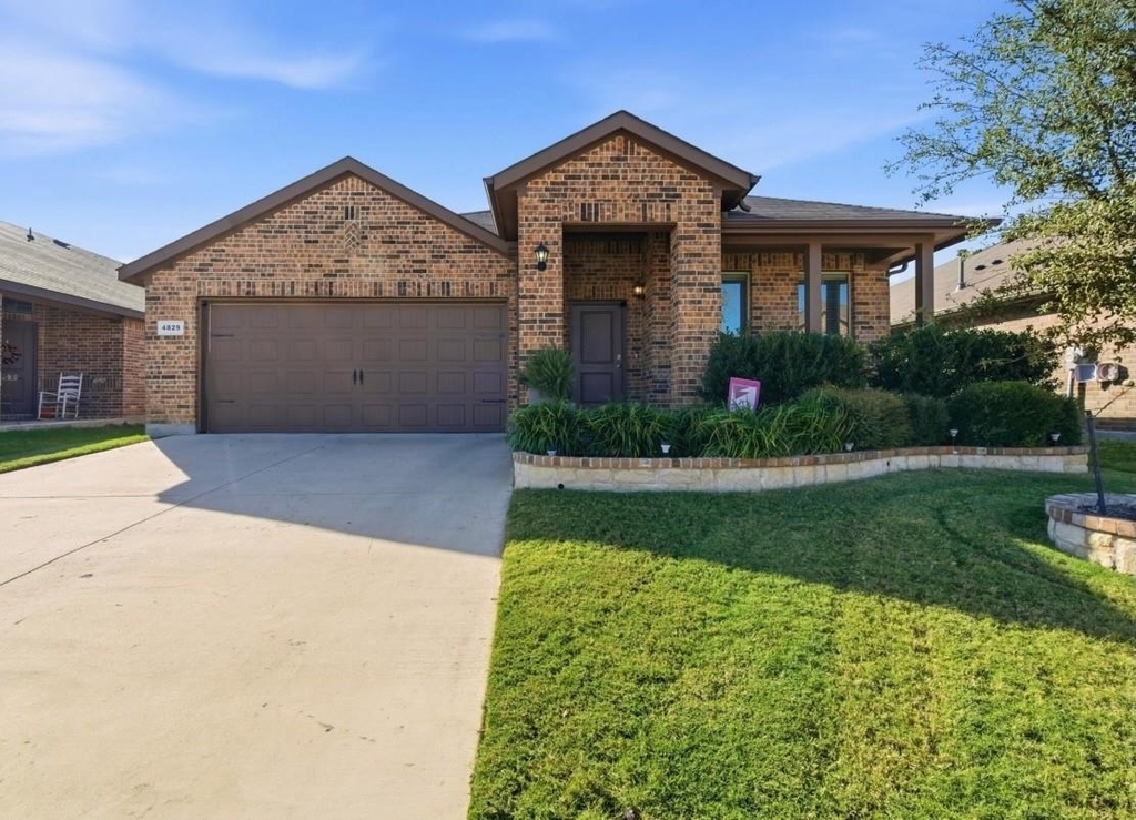 4829 Feltleaf Avenue - Photo 0