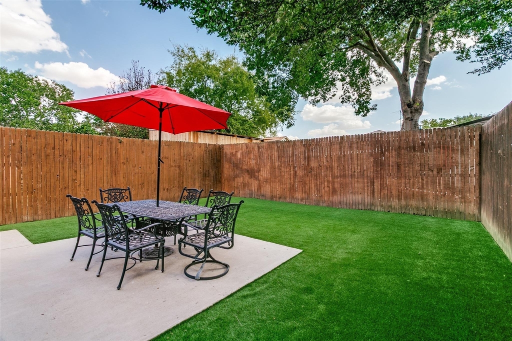 529 Essex Place - Photo 21