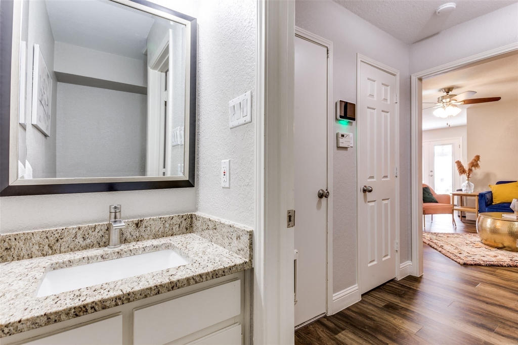529 Essex Place - Photo 20