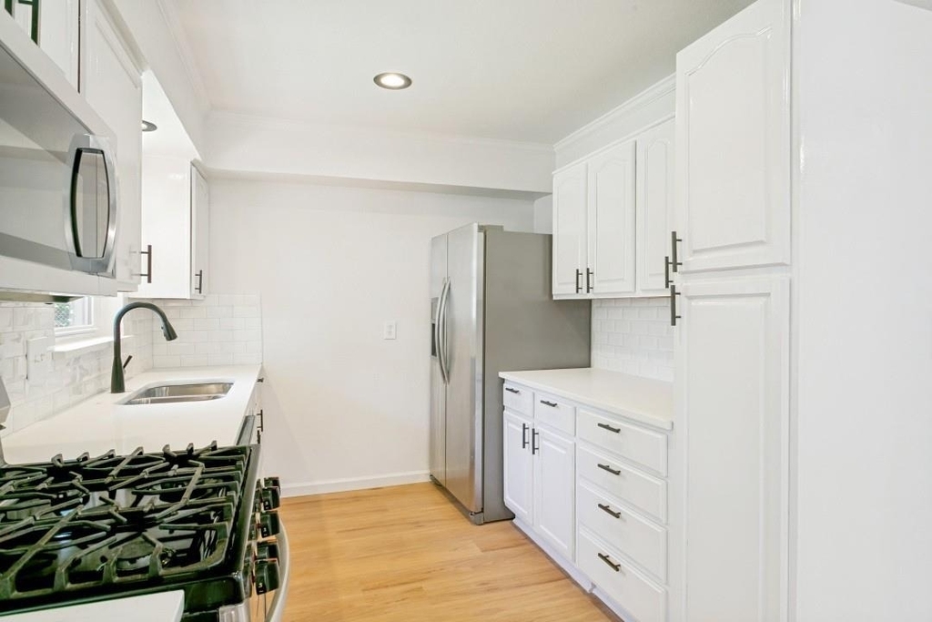 748 Oak Drive - Photo 4