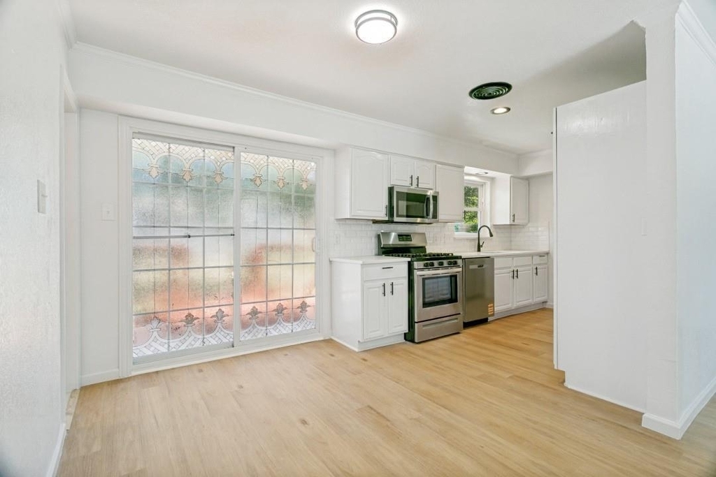 748 Oak Drive - Photo 5