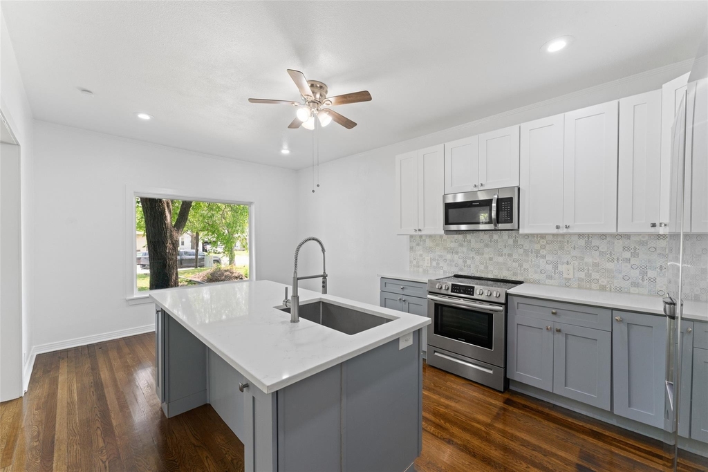 2405 Monroe Street - Photo 9