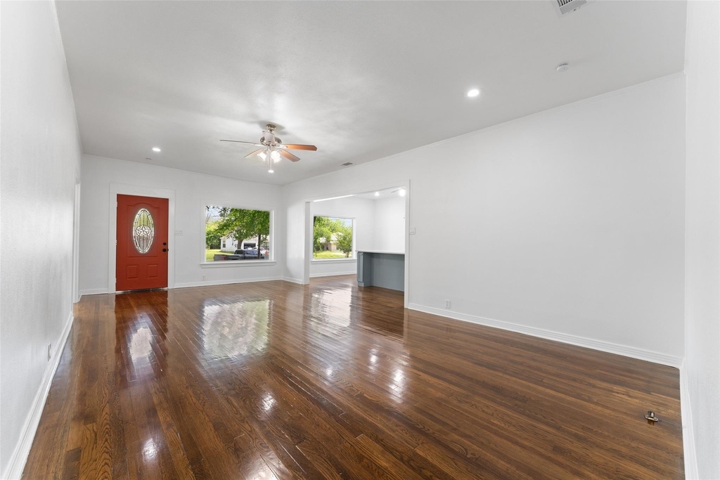 2405 Monroe Street - Photo 5