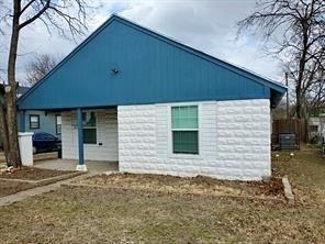2204 Prairie Avenue - Photo 1