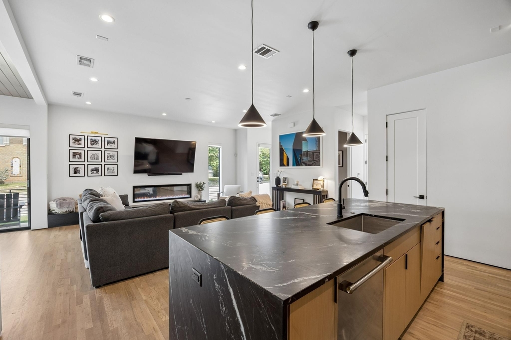 5548 Sears Street - Photo 19