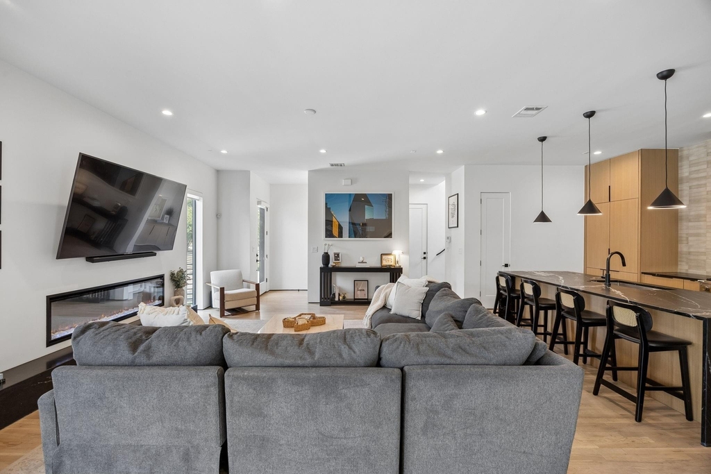 5548 Sears Street - Photo 8
