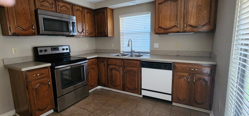 2107 Rose Cliff Lane - Photo 9