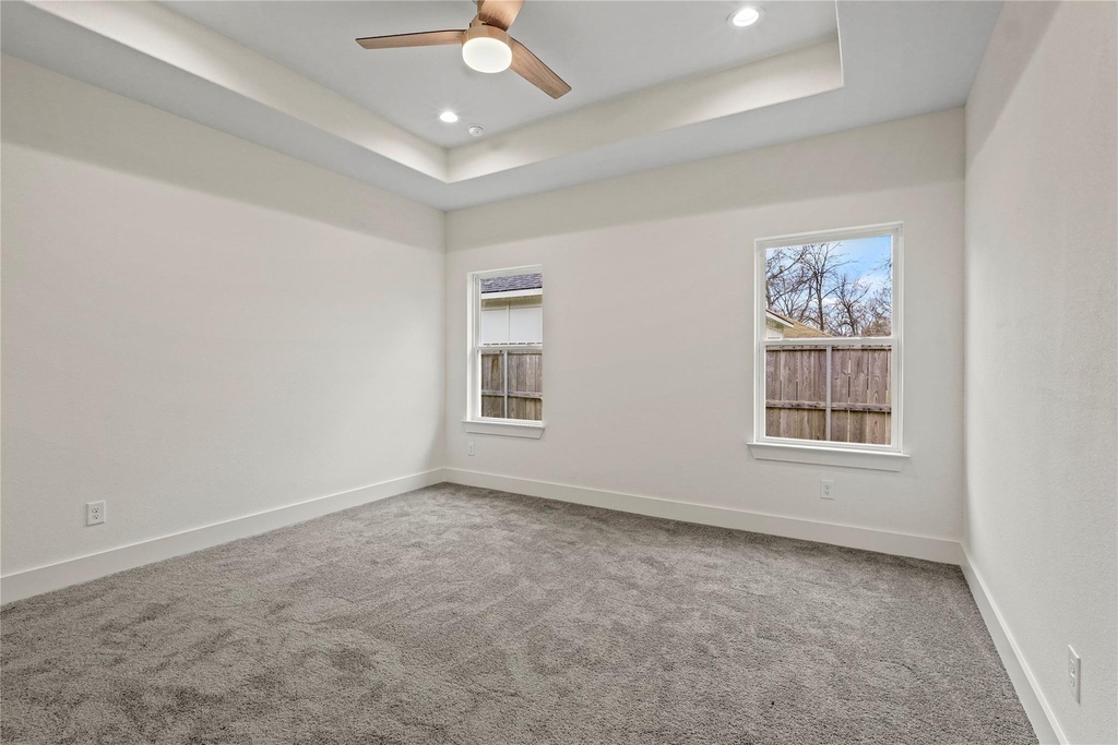 3335 Spring Avenue - Photo 12