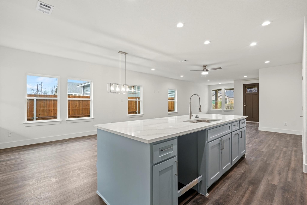 3335 Spring Avenue - Photo 11