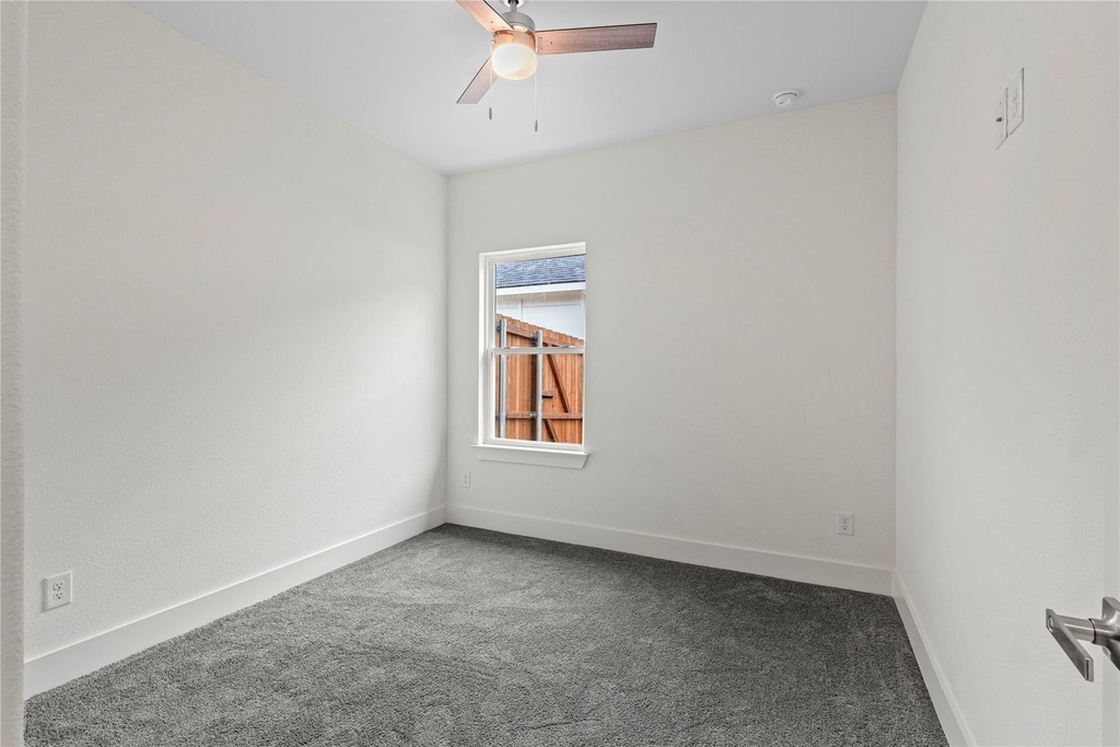 3335 Spring Avenue - Photo 16