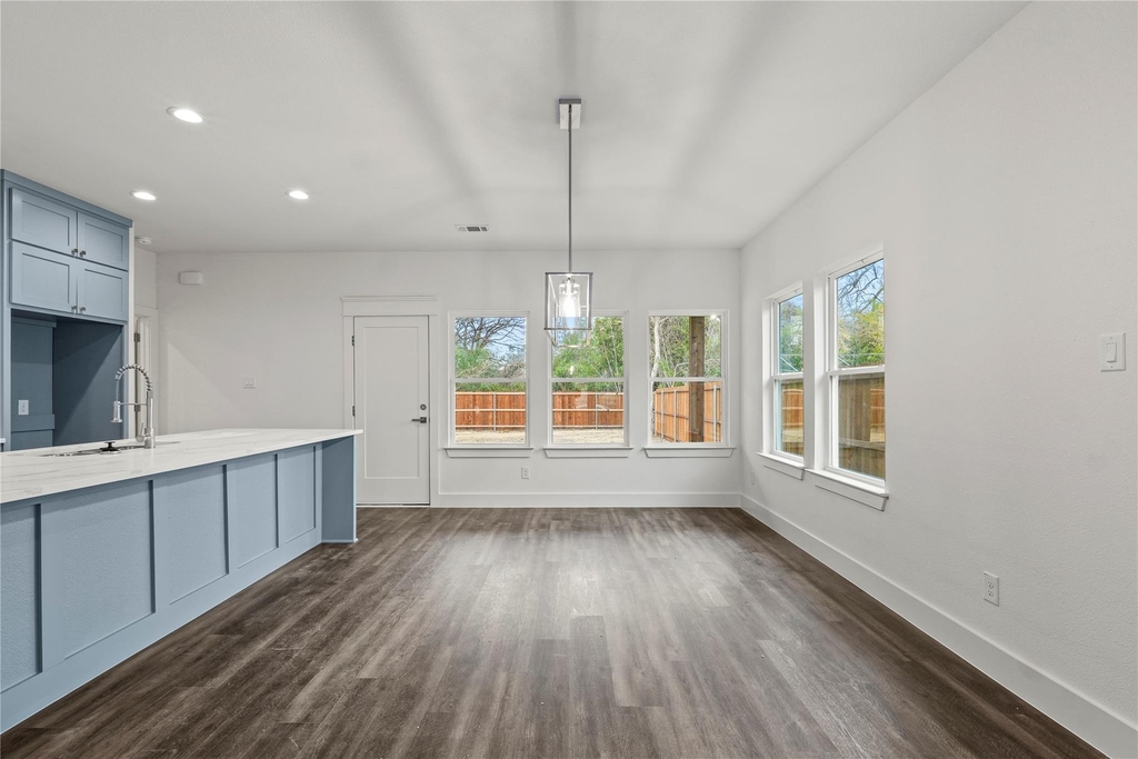 3335 Spring Avenue - Photo 7